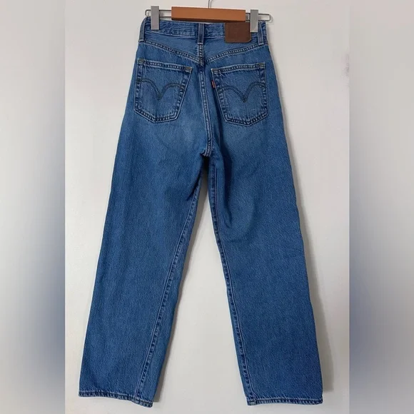 Classic women's Blue Straight-Leg Jeans - Picture 2 of 4